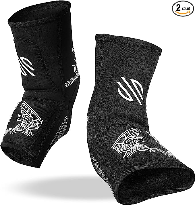 Foot wraps tailored for kickboxing, displaying secure feet coverage from heel to toe, designed for wrap kickboxing practitioners seeking stability and reliable protection.